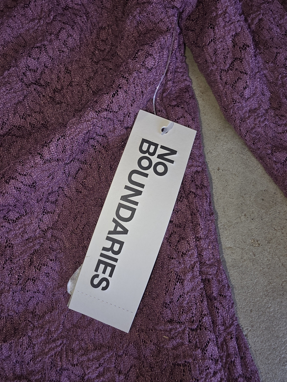 NWT No Boundaries Purple Lace Long Sleeve V-Neck Top | Women's Small (4–6) - Picture 4 of 7